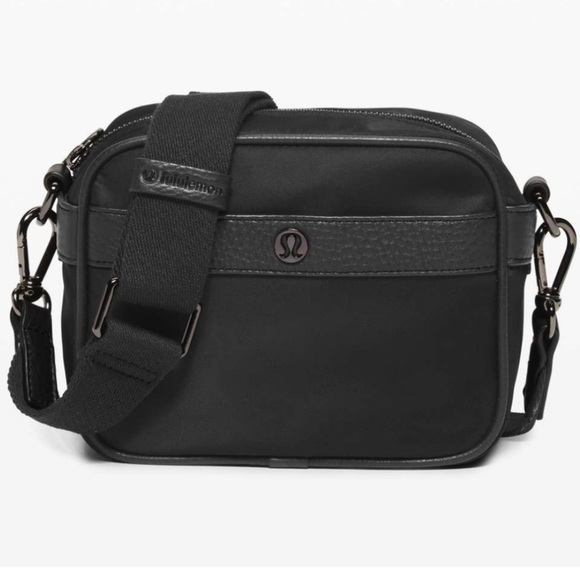 *FIRM* Lululemon Now And Always Crossbody Mini 3L Bag From 2019 - Picture 2 of 9